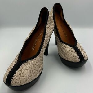 Bernie Mev Woven Platform Heels Black Gold Textured Pumps Memory Foam 8